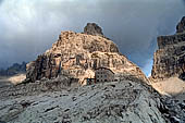 Dolomiti del Brenta - Rif Pedrotti e la cima di Brenta bassa. 